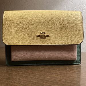 NEWCoach Vanilla Cream Multi Color Cross Body. Yellow, pink, green & Blue.